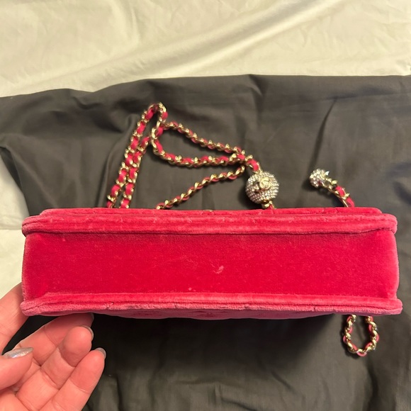 Authentic CHANEL Wallet On Chain - Picture 2 of 8
